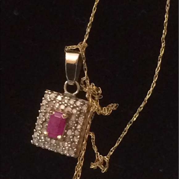 10k diamond necklace. - Picture 5 of 9